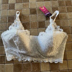 Experience Ultimate Comfort with Maidenform Wireless Bra - No Wires, No Worries!